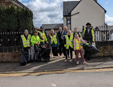 litter picking thurcroft tom and zach collingham councillors